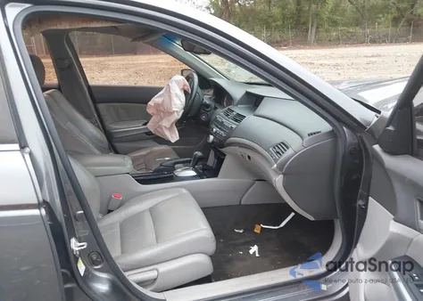 2010 Honda Accord 2.4 Ex-L from USA, damaged, VIN 1HGCP2F88AA087662